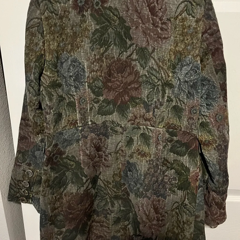Express vintage flower print coat in size 12 - Image 6
