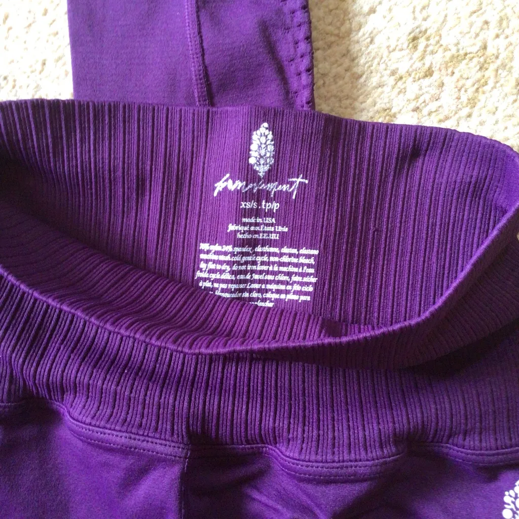 Free People Good Karma HR 7/8 Legging in Eggplant sz XS/S NWOT - Image 8