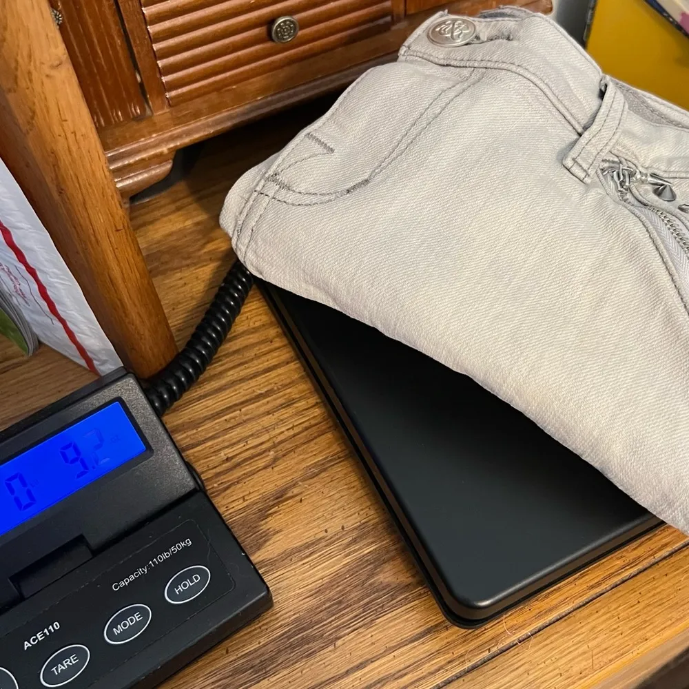 Rock & Republic Pixie Light gray Denim Jean Shorts Size 2 Stud Zipper Details - Image 10