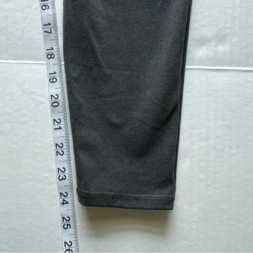 Fabletics 7/8 Winn II crossover Leggings in heather gray Small - Image 11