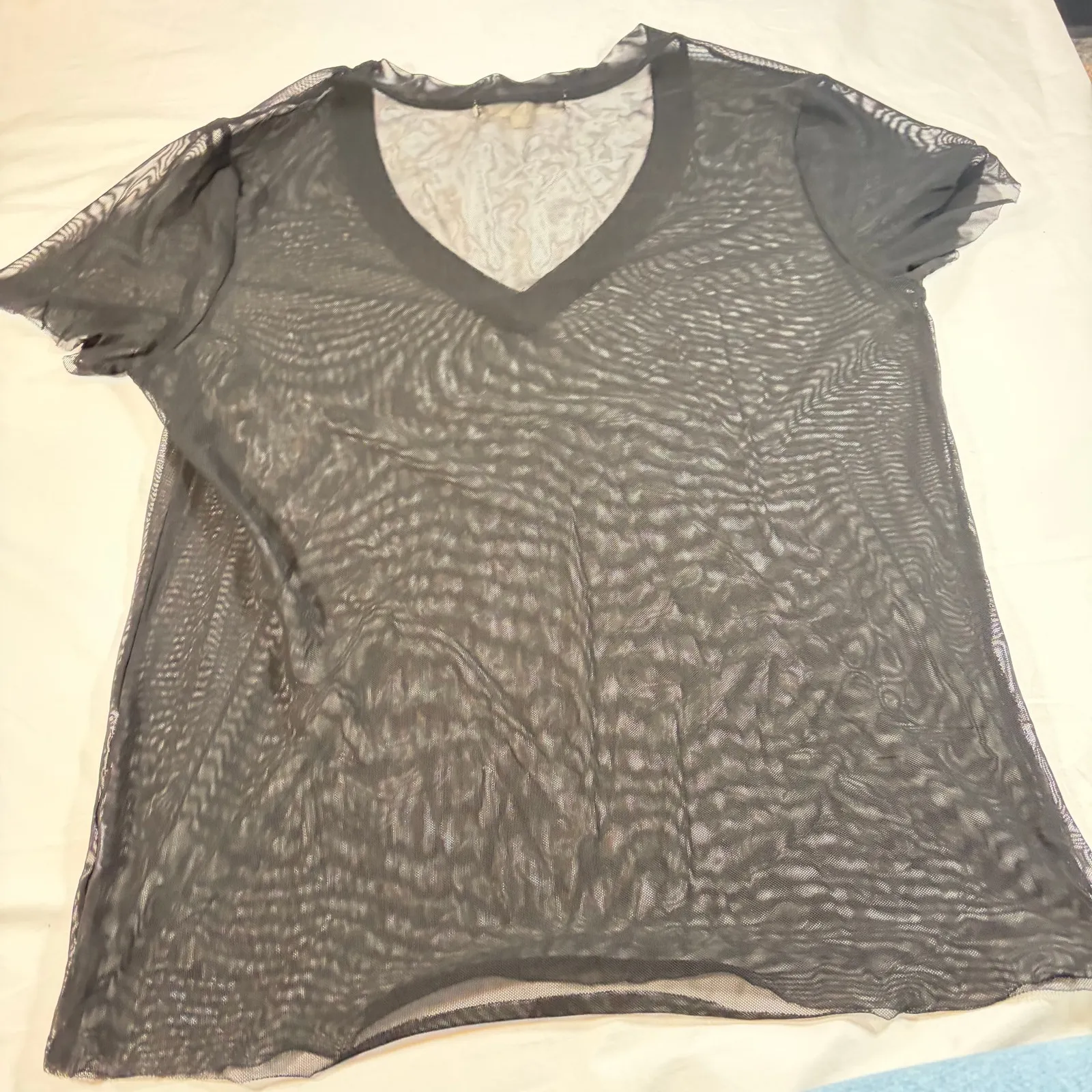 Project Social T Urban Outfitters womens V neck mesh short sleeve shirt. Size M Black Size M - Image 2