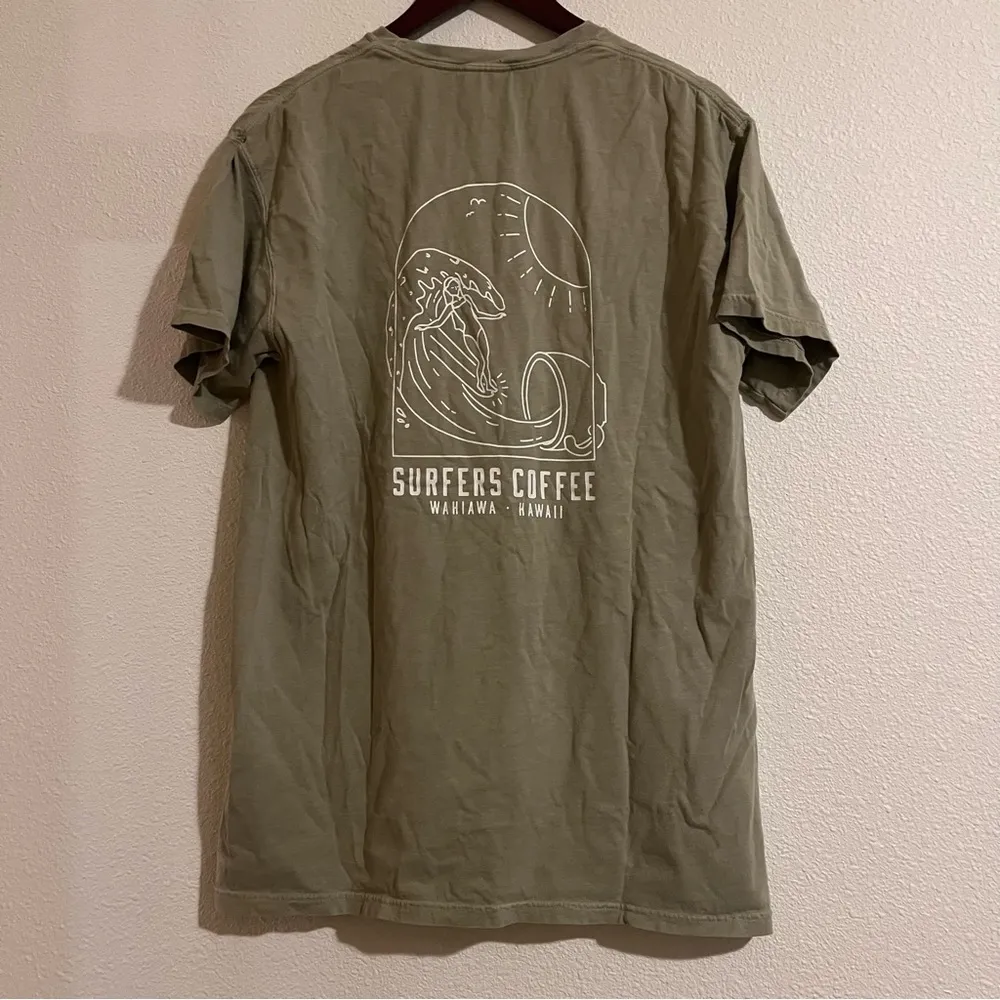 Surfers Coffee Wahiawa Hawaii Light Green Wave Surf Graphic Tee Size Medium - Image 6