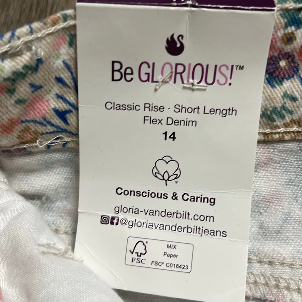 Gloria Vanderbilt Amanda Classic Rise Flex Denim Short w/Built In Slimming Panel - Image 10