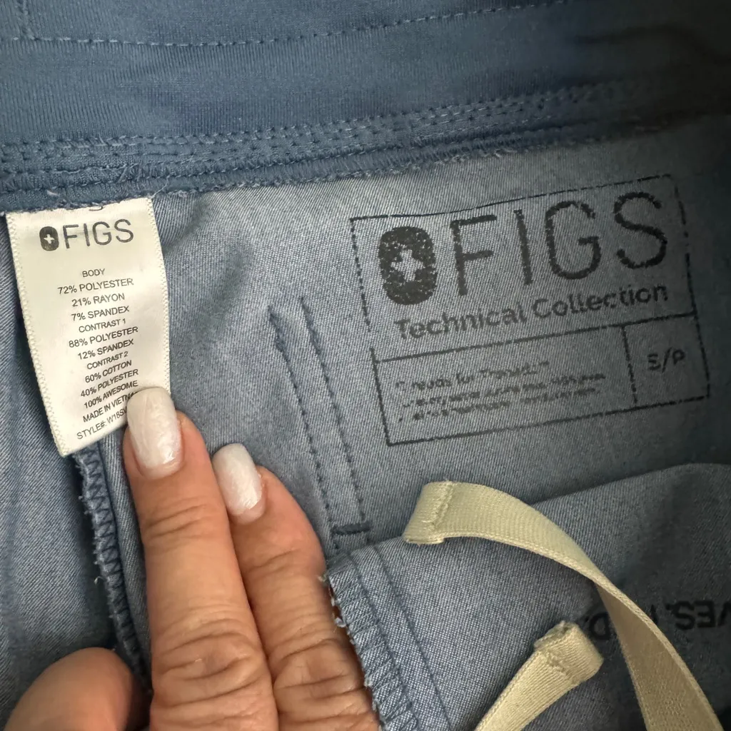 Figs Technical Collection in Blue top/ pants set size xs - Image 15