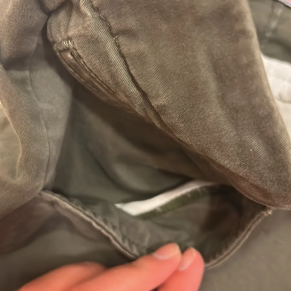 Lee ’s Olive Green mid rise shorts - Image 4