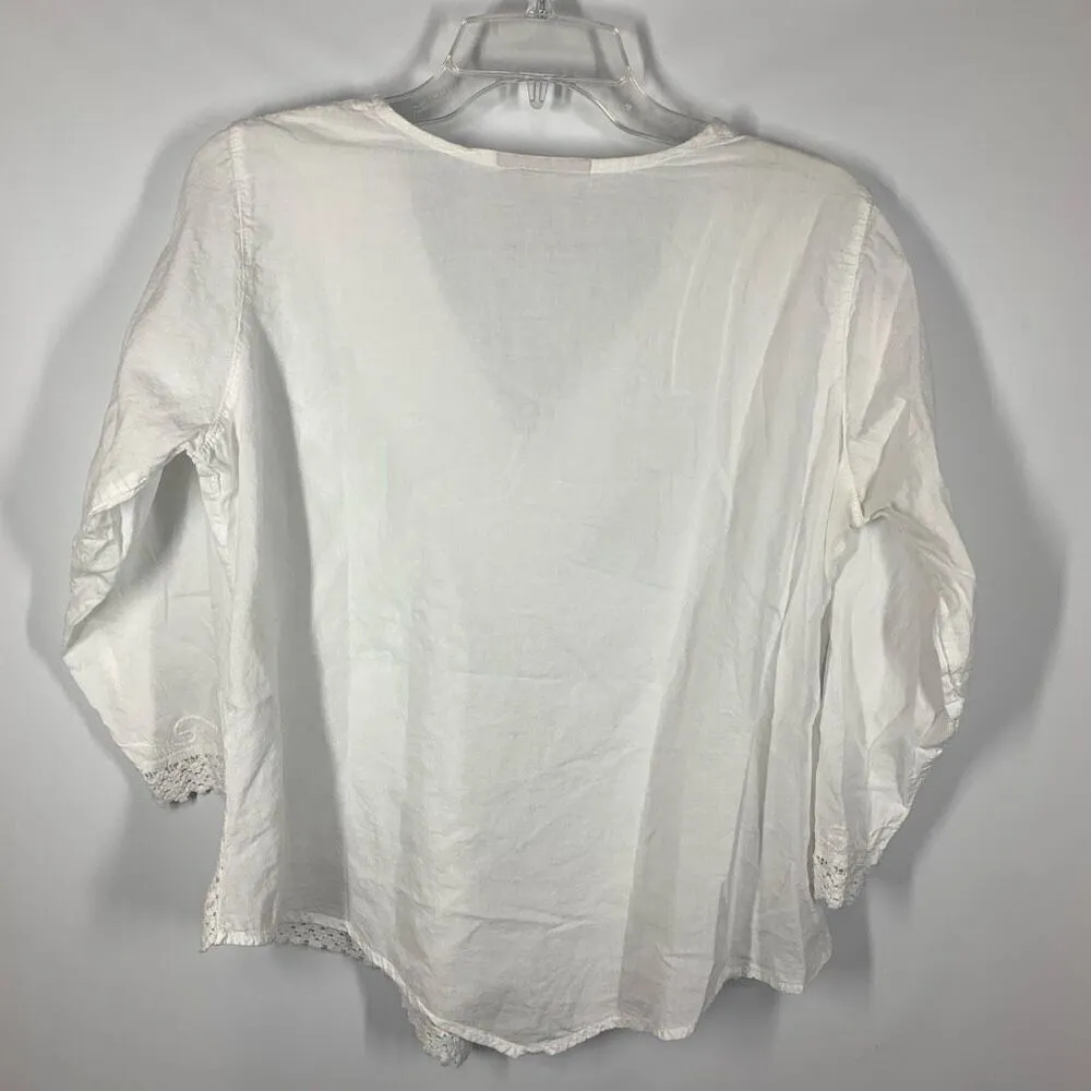 Embroidered 3/4 sleeve V Neck White Blouse Size Medium - Image 4