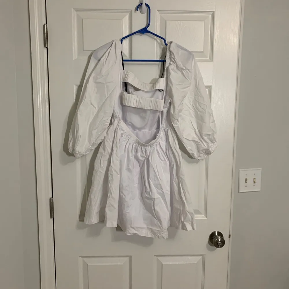 White Puff sleeve dress Size M - Image 4
