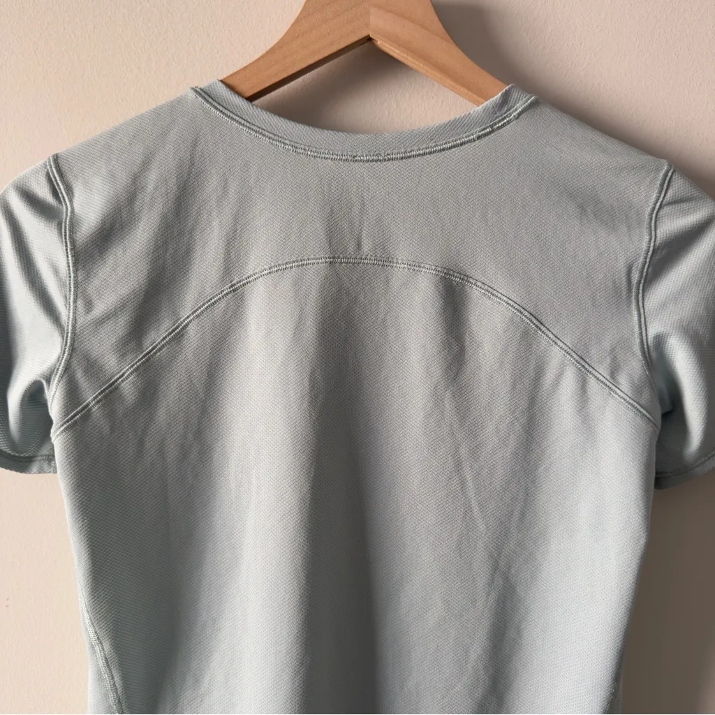 Lululemon Athletic pale green short sleeve tee top t-shirt stretch crew neck EUC - Image 5