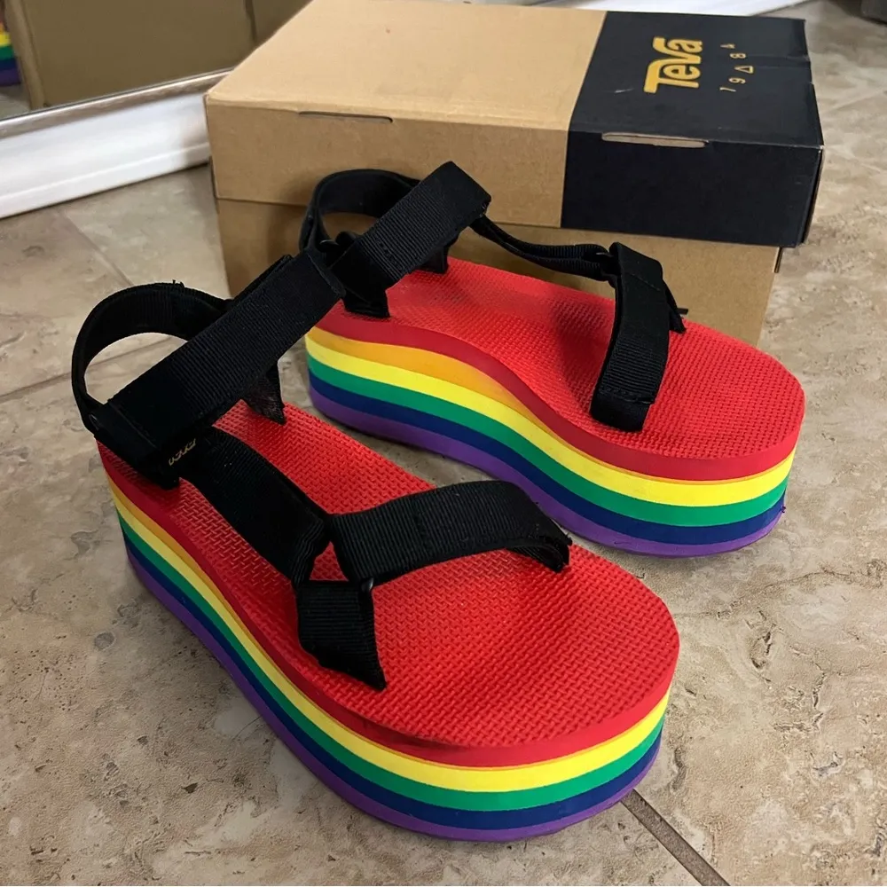 Teva Flatform Universal Rainbow Platform Sandals Size 6 - Image 8