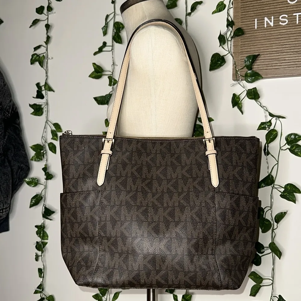 Michael Kors Jet Set East West Signature Zip Tote Bag - Image 2