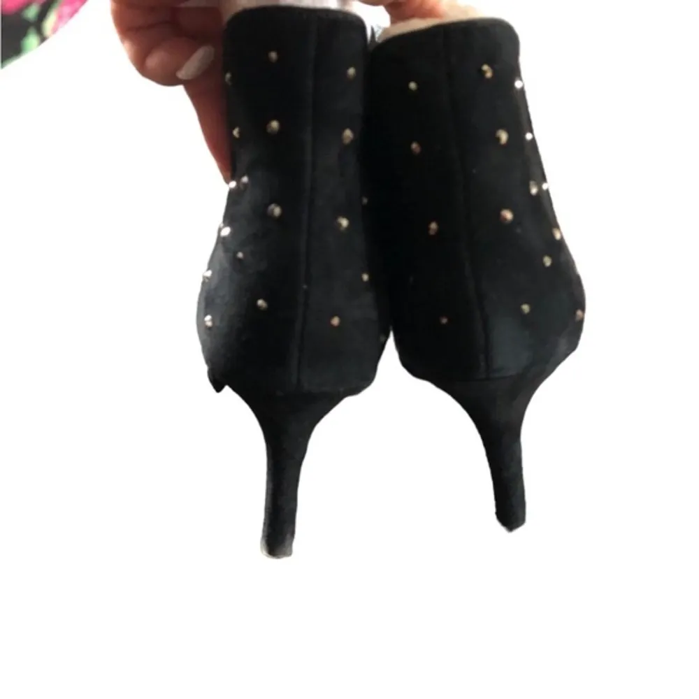 WHITE HOUSE BLACK MARKET LAILA ANKLE BOOTIE BLING BLACK POINTY TOE SHOES 7 - Image 4