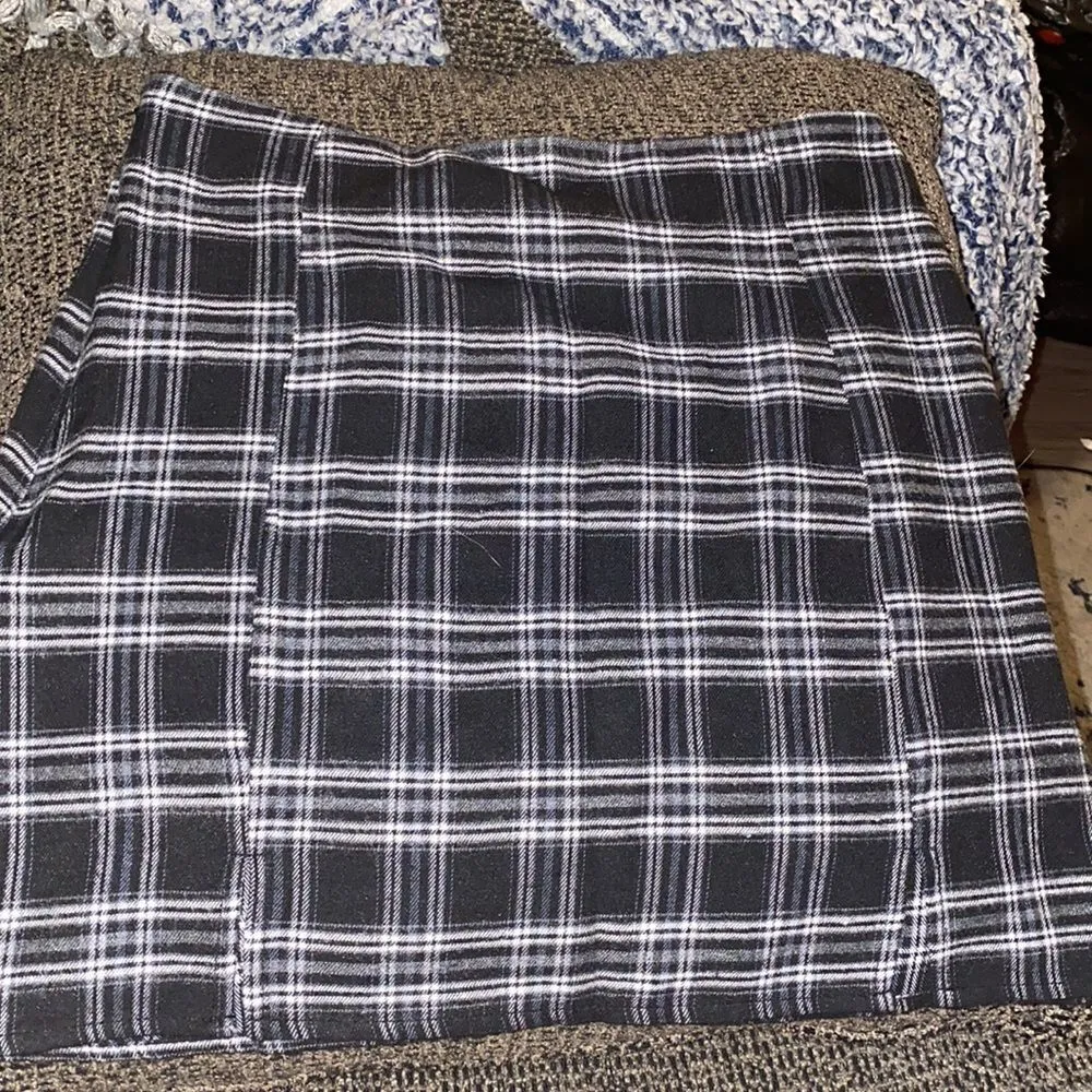 ✨H&M Plaid Short Skirt✨ - Image 6