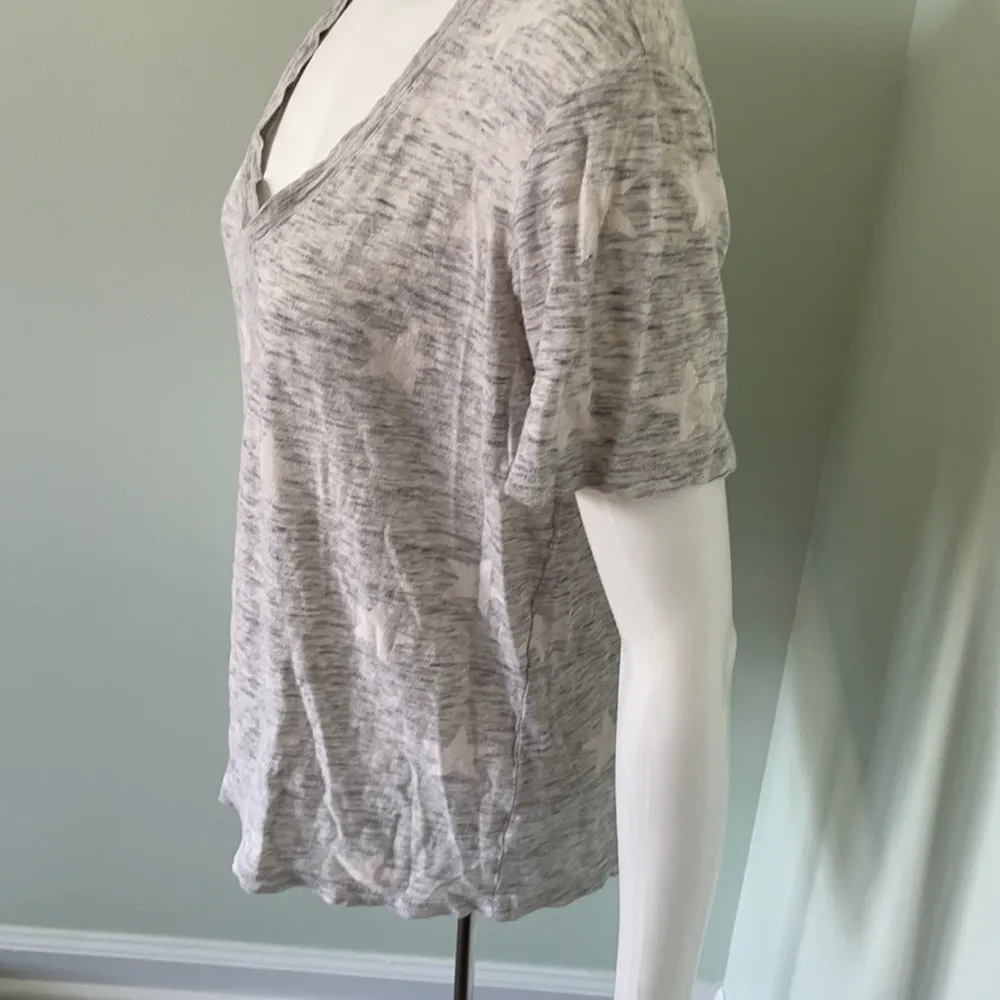 Splendid Star Print Gray V Neck Tee T Shirt XS - Image 4