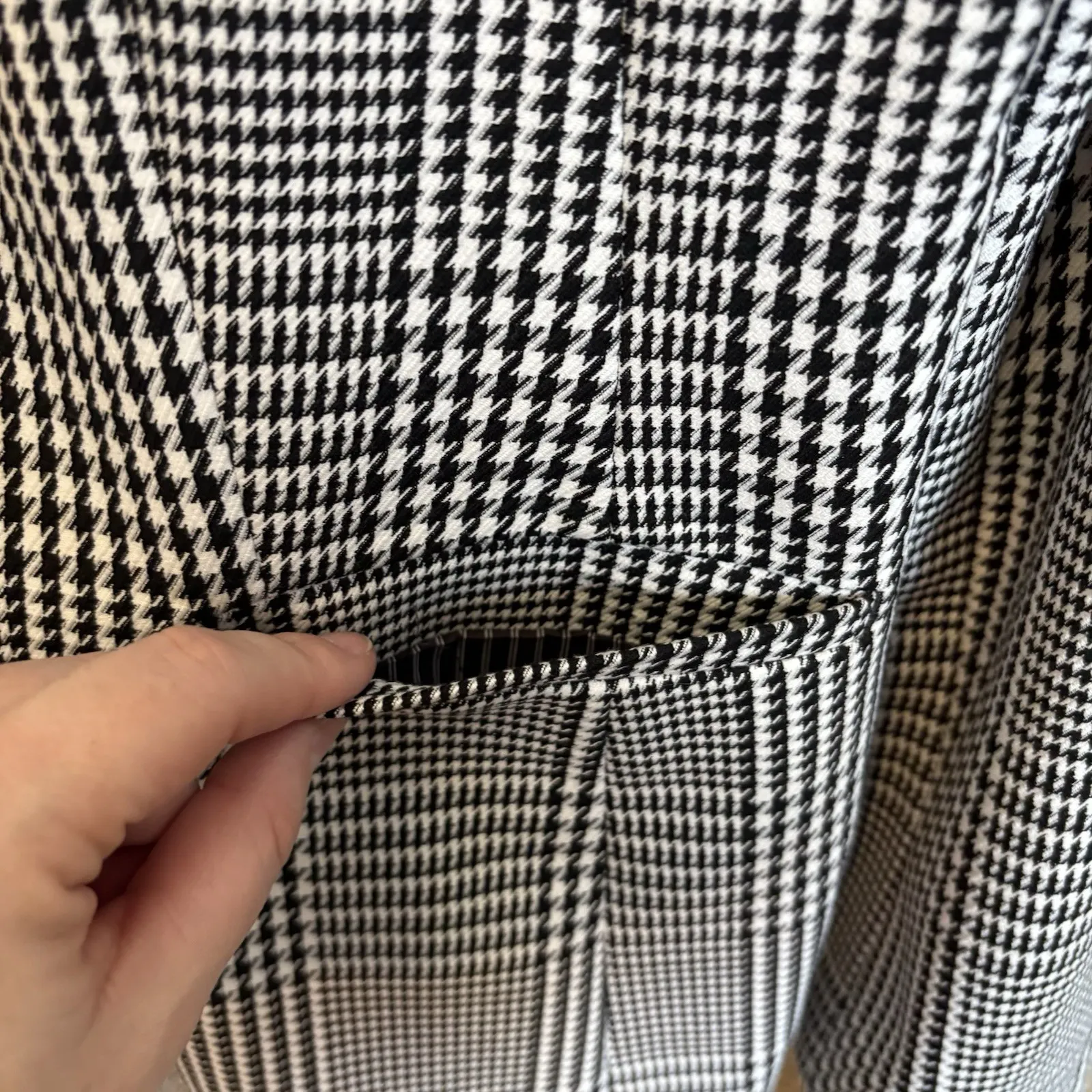 Banana Republic Long & Lean Blazer‎ Blk/White Houndstooth 12 Business Casual - Image 4
