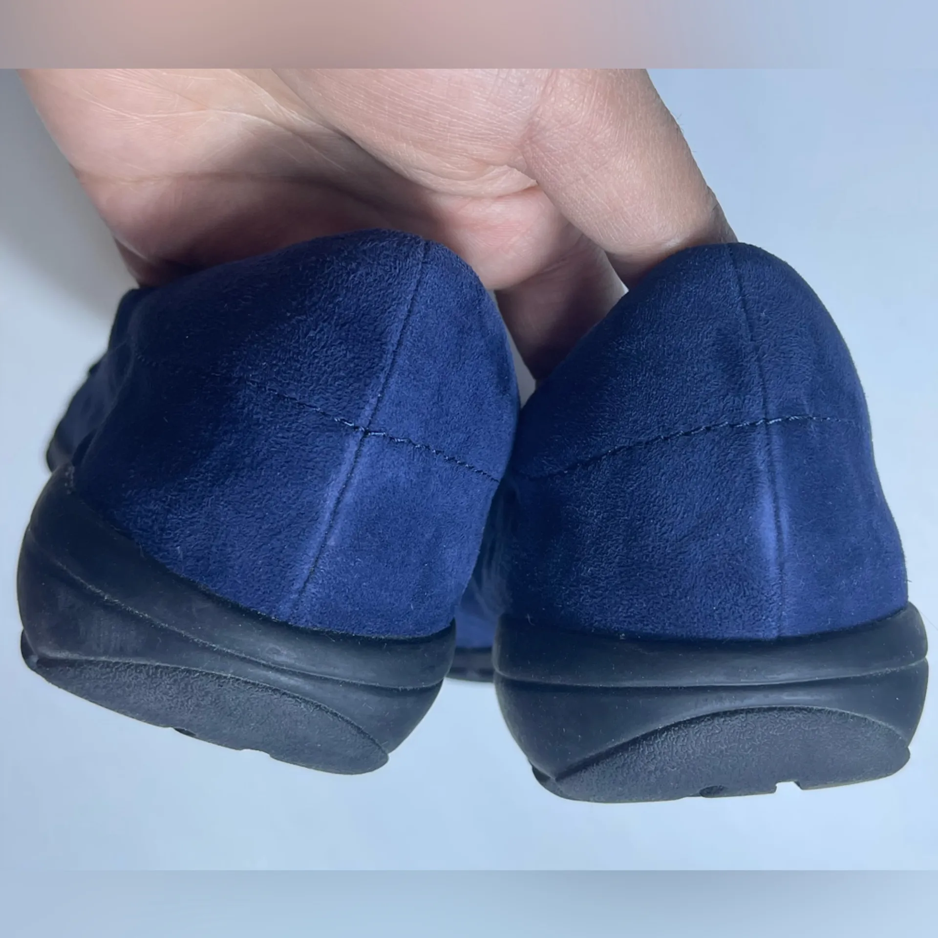 Easy Spirit Women’s Avienta Casual Loafers
Navy Slip On Flats Mules Size 9.5 - Image 8