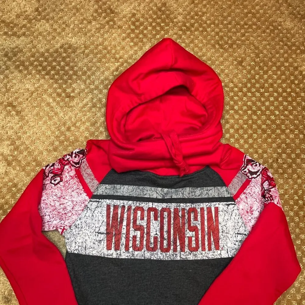 University of Wisconsin SZ S Womens Badgers Madison Turtleneck Sweatshirt Hoodie - Image 2