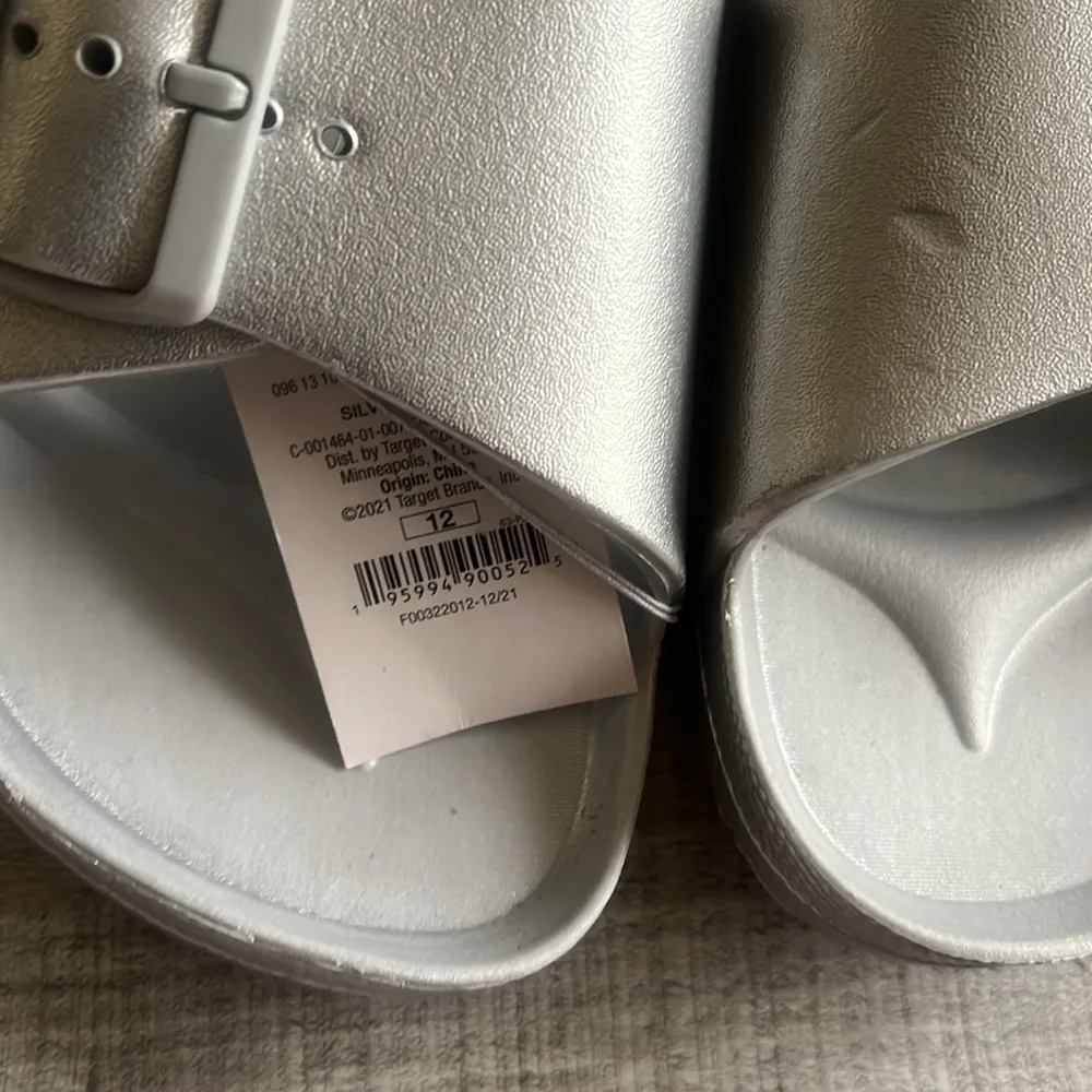 Shade & Shore Silver Slide Sandals - Image 2