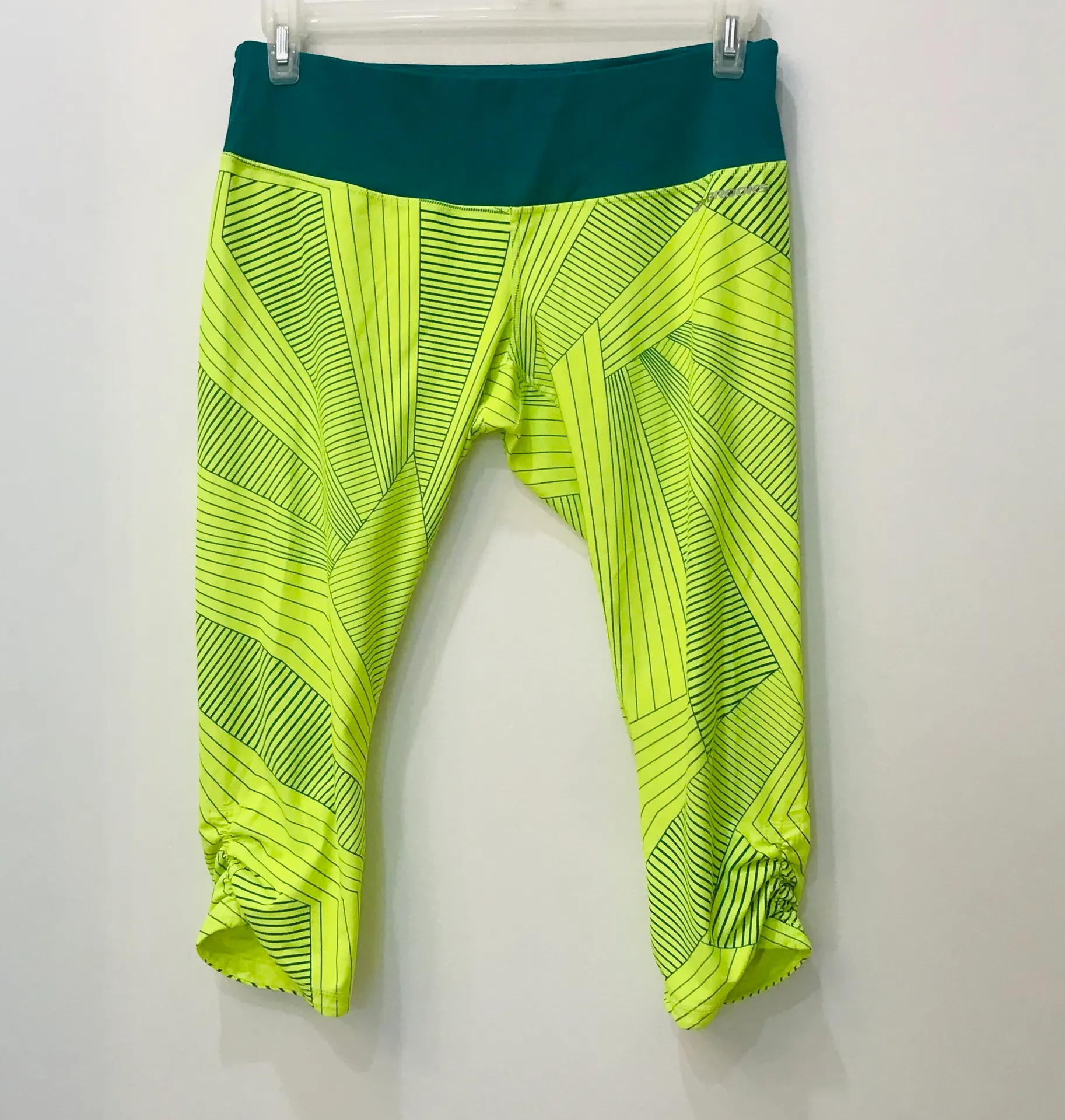 Greenlight Reversible Printed Capri Sz large - Image 2