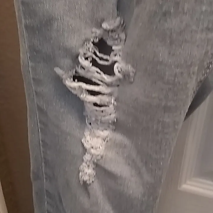 FINAL MARKDOWN Junior bob distressed jeans 13 Size undefined - Image 12