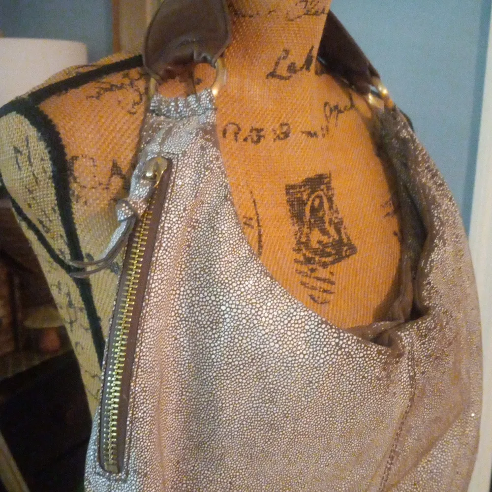 Hobo International Brown & Cream Stingray Print Glazed Leather Shoulder Handbag - Image 3