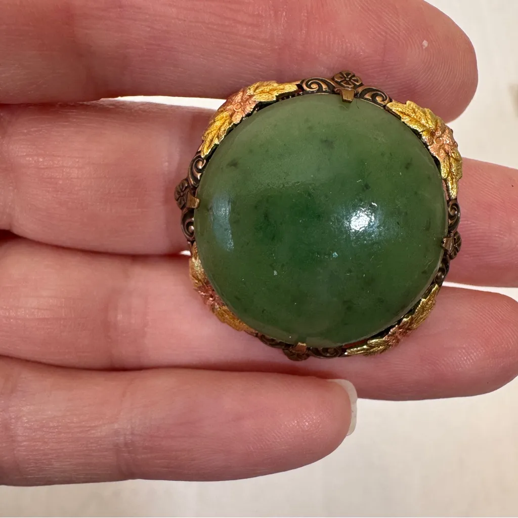 Vintage Jade Cabochon Art Deco Brooch W/ Black Hills Gold Flower Accents Estate Green - Image 4