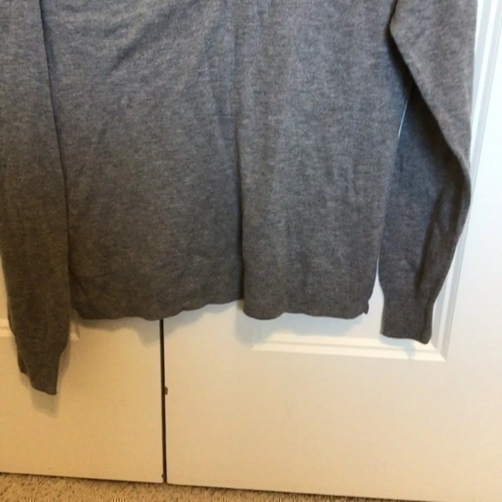 Zara Grey Cropped Knit Sweater Size small - Image 8
