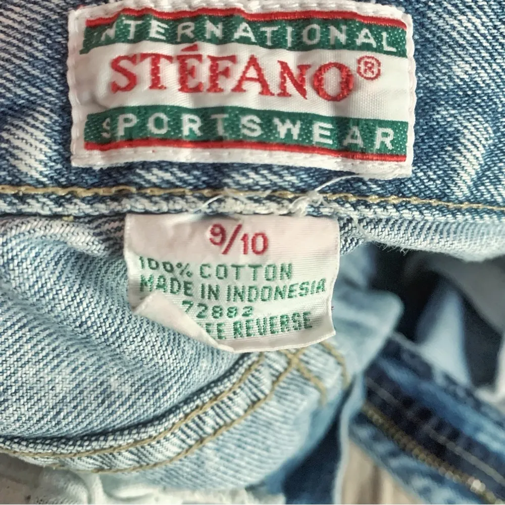 Stefano Vintage 80s Acid Wash Jean Shorts High Waist Distressed Raw Hem 9/10 - Image 4