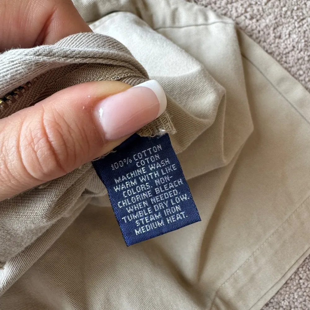 Ralph Lauren Sport khaki tan Flat Front shorts - EUC - logo detail - fits medium - Image 7