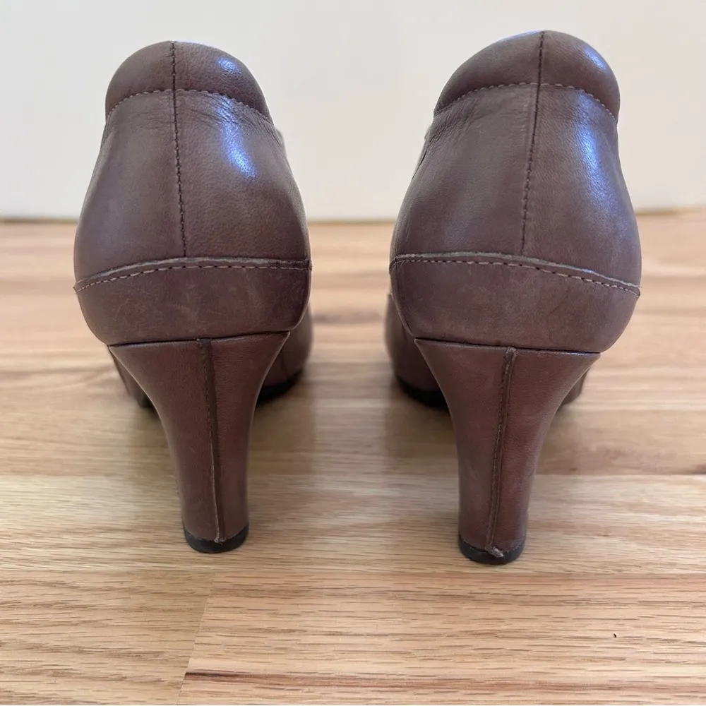 Clarks Artisan Victorian Ankle Booties Shooties Beige Leather Active Air Size 9 - Image 7