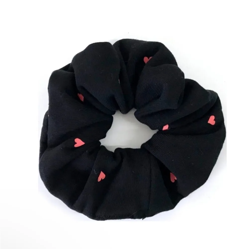 NEW Revolve Plush Thermal Heart Pajama + Scrunchie Set size XS - Image 5