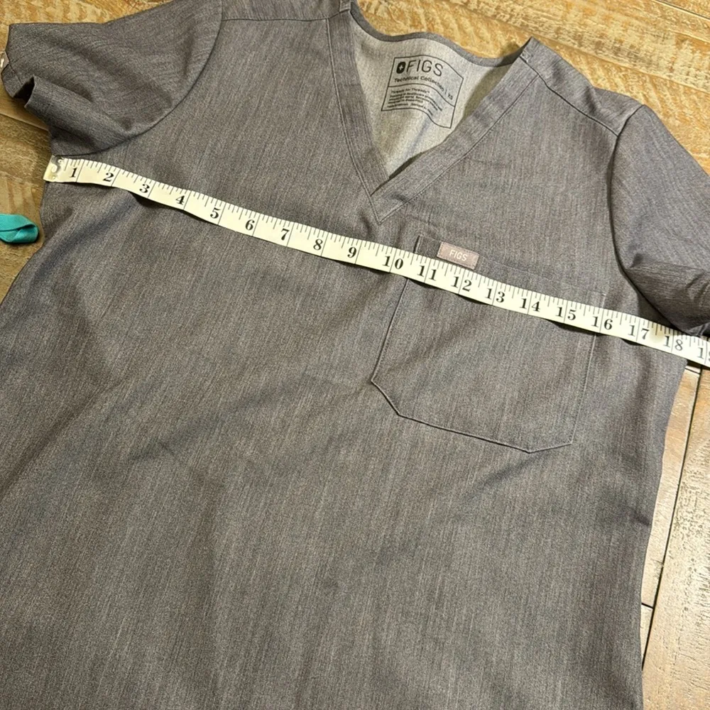 Figs technical collection scrub set graphite top size XS bottoms size S/P - Image 4