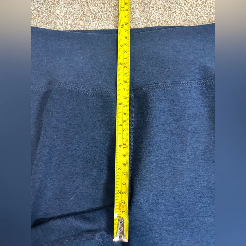 Beyond Yoga Essential Mid Rise MIDI legging Made in USA medium Blue - Image 7