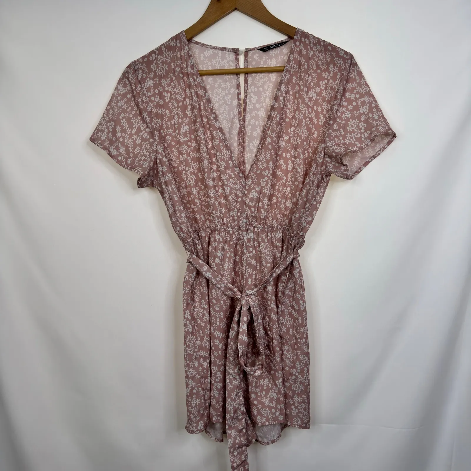 SHEIN Women Floral Print Short Sleeve V Neck Belted Romper Pink White Size M - Image 3