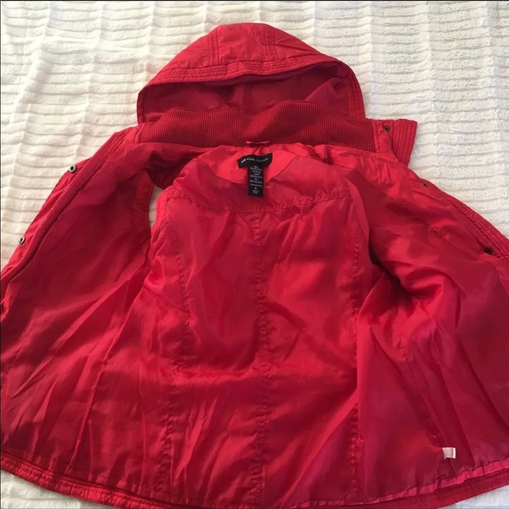 New York & Company Red Puffer Vest Size S - Image 4