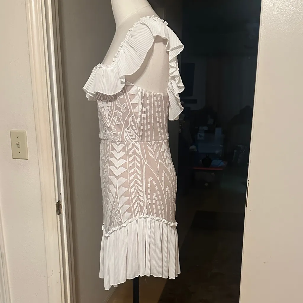 NWT Dreamy Off-Shoulder Mini Dress White - Image 7