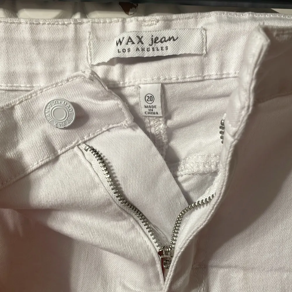 🌹🌹🌹BOGOHO 🌹🌹🌹White Distressed Jeans - Image 8