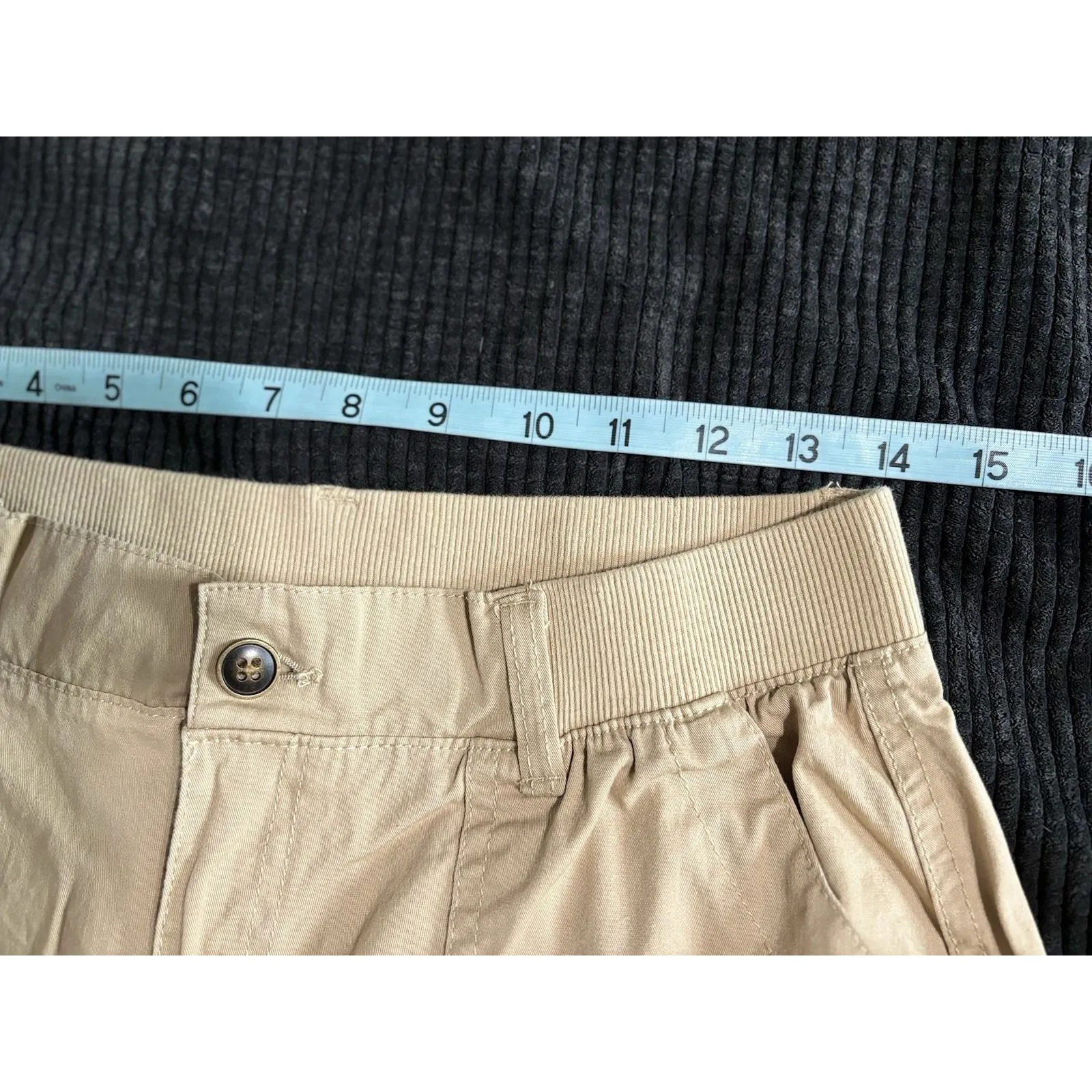 Fresh Khaki Cargo Tan Capri Pants Size 6 Mid Rise Pockets Zip Strappy Detail - Image 6
