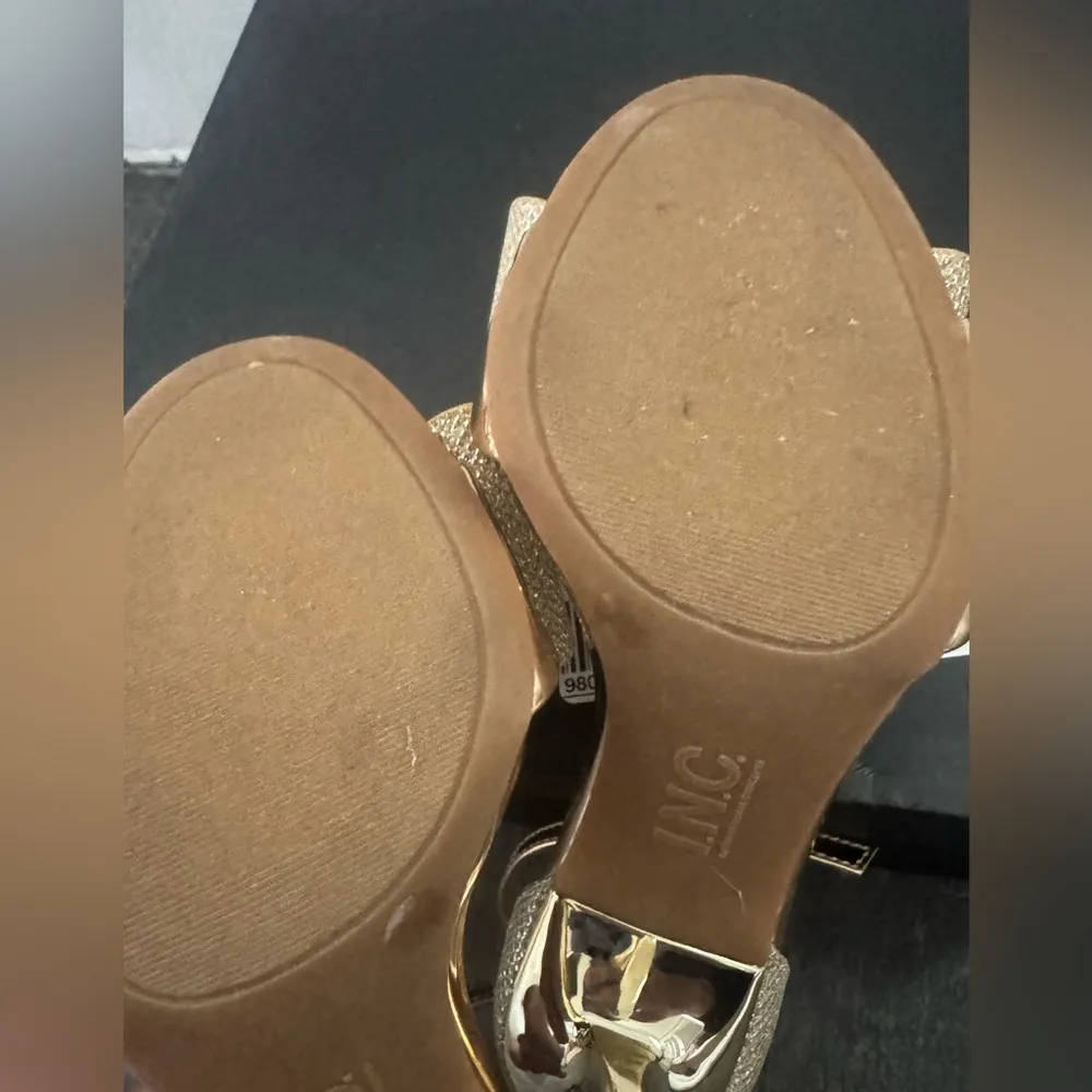 New I.N.C. International Concepts Nasira Bow Gold Glitter Dress Sandals 6.5 - Image 4