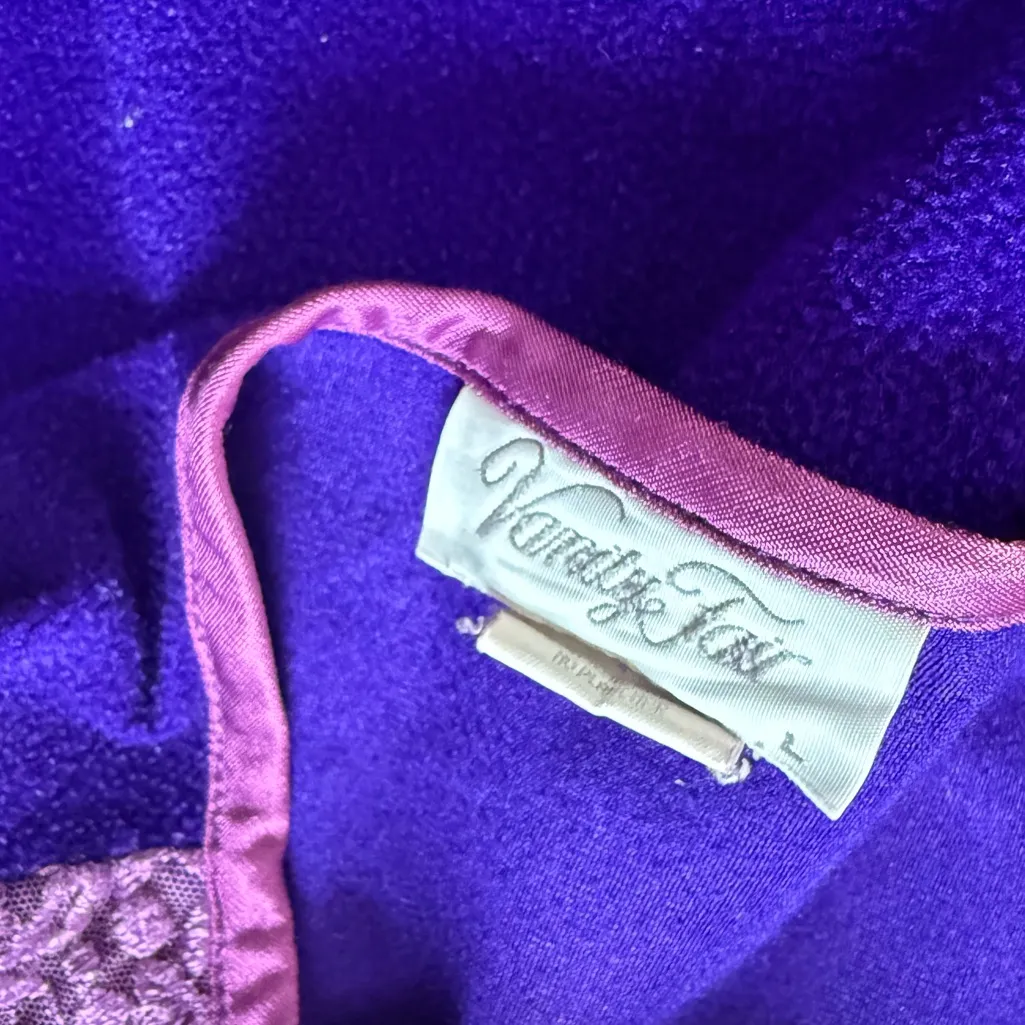 Vintage 1970s Vanity Fair Purple Floral Zip Housecoat Robe, Pockets, Large - Image 4