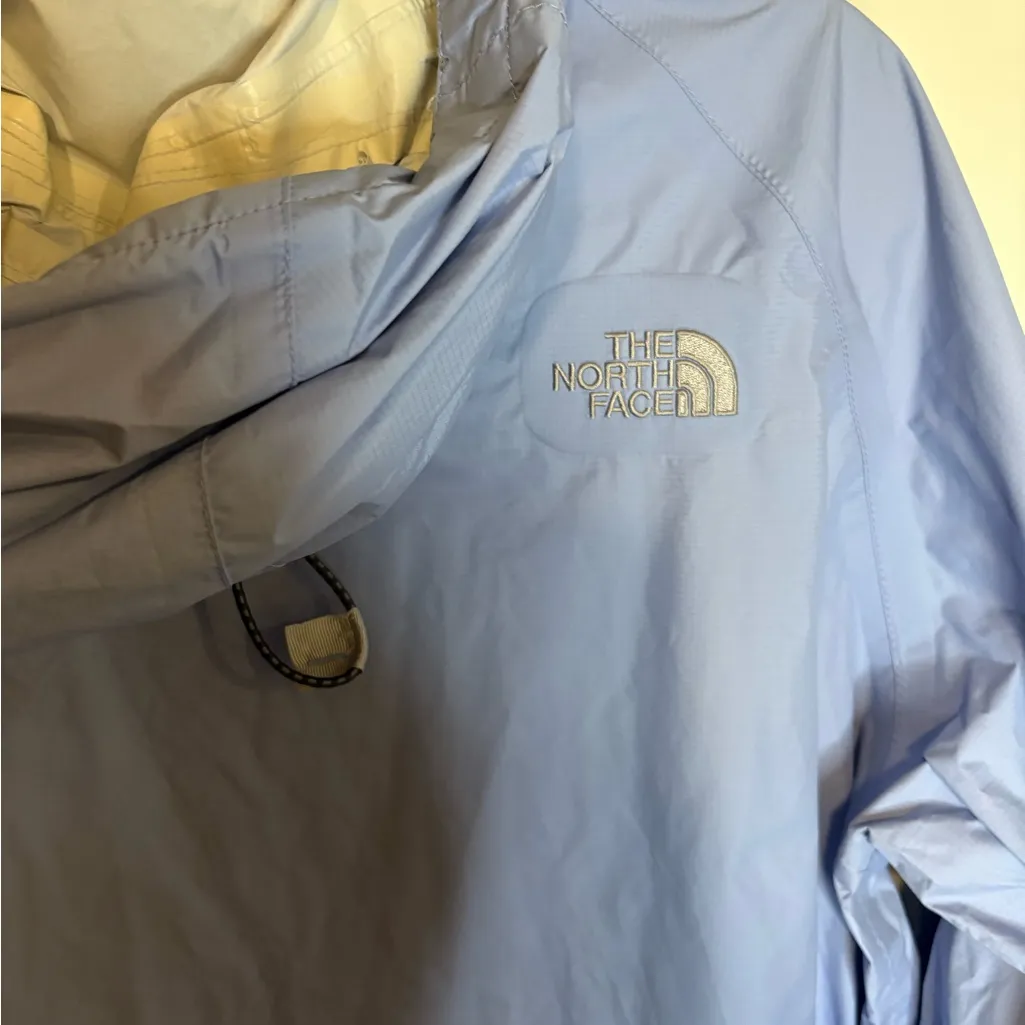 The North Face HyVent rain jacket women’s medium blue - Image 4