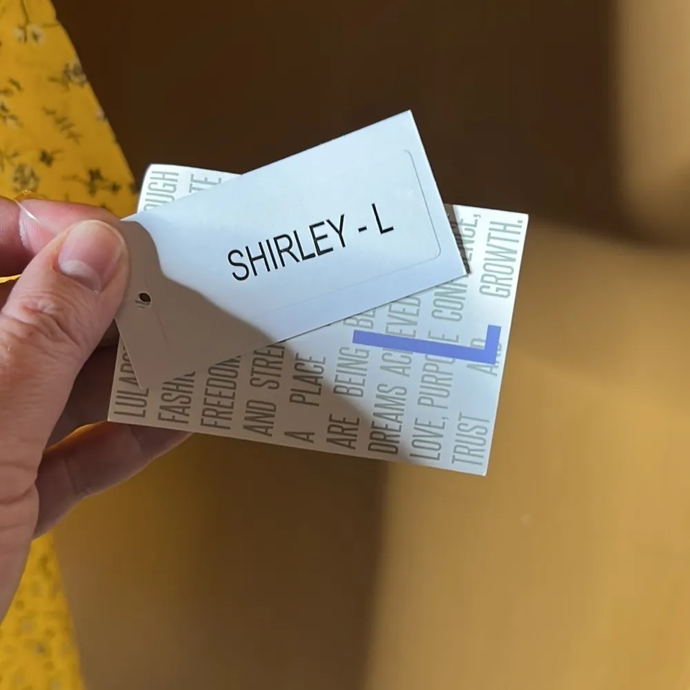 NWT LuLaRoe Shirley Kimono Yellow w/ Black White Flowers Size L - Image 3