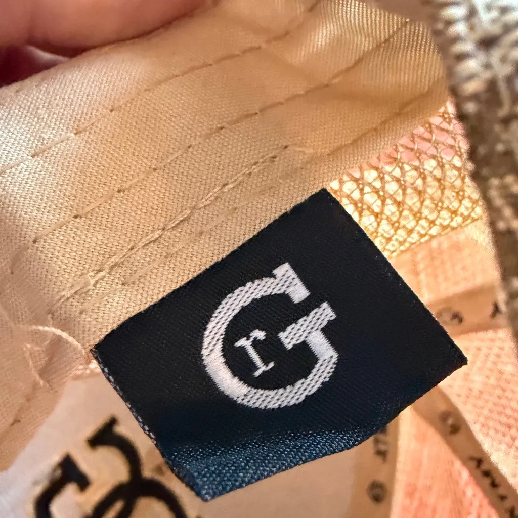 Beautiful brown cap with red colors on it. Back has fitting latch. - Image 7