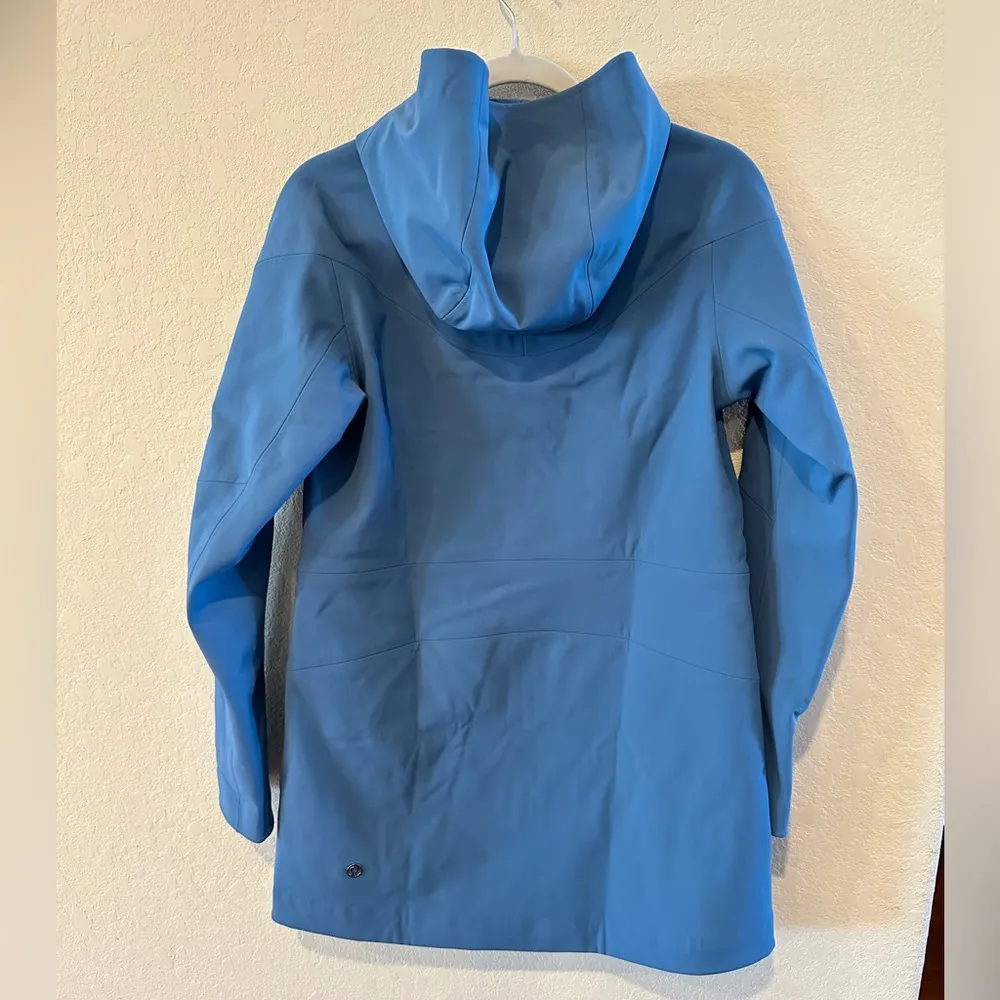 Lululemon NWT  RepelShell Rain Jacket / Soft Denim / 6 - Image 3