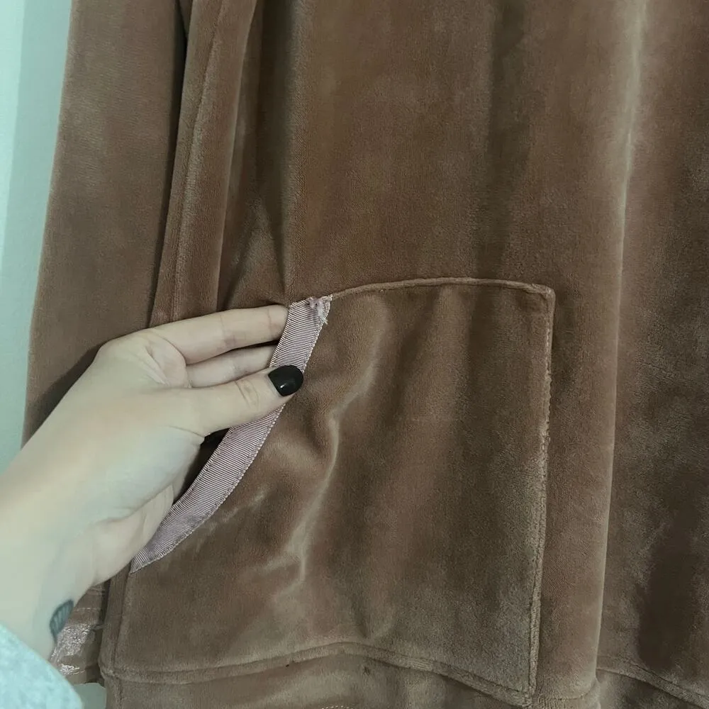 Soft Surroundings Velvet Velour Lace Trim Detail Pocket Front Long Sleeve Top - Image 2