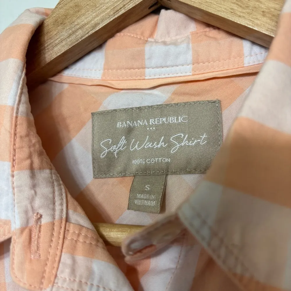 Banana Republic Women’s Gingham Plaid Soft Wash Button Down Shirt Size S - Image 3