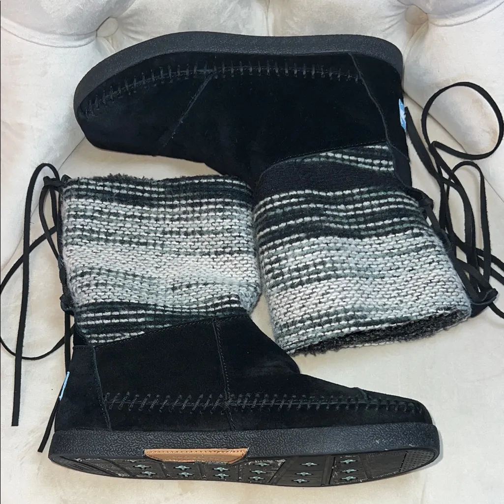Toms Black‎ Suede Boots with Blue Label Size 6.5 - Image 5
