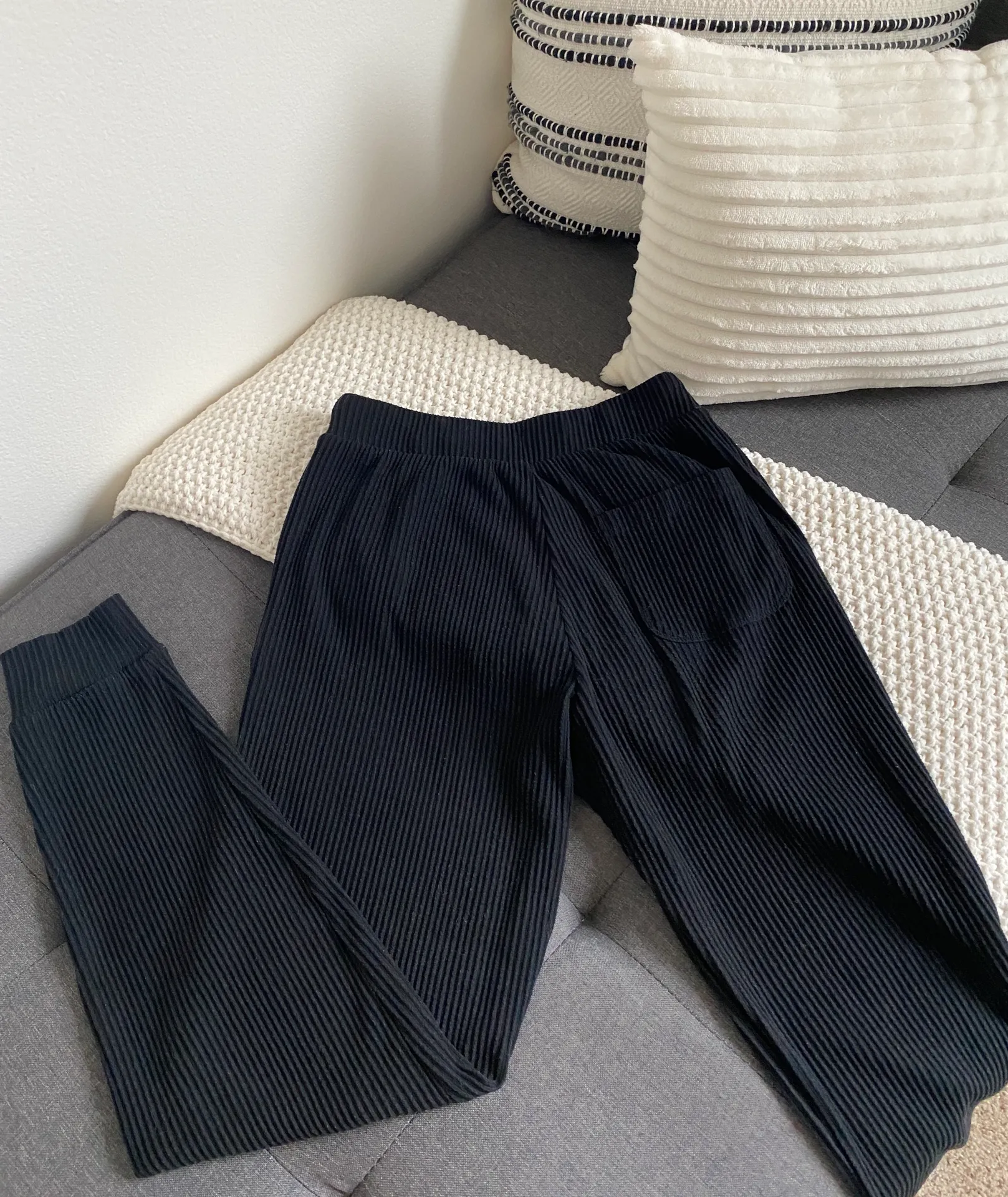 Alo Yoga Alo Ribbed Sweatpants  - Image 7