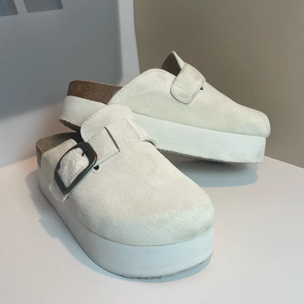 Cushionaire Granola Women’s Platform White Suede Clog Mule Size 7 - Image 4