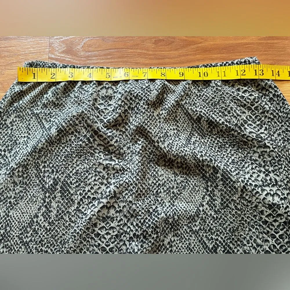 True Vintage 1990’s Patty USA Snakeprint Skirt Size L Size L - Image 4