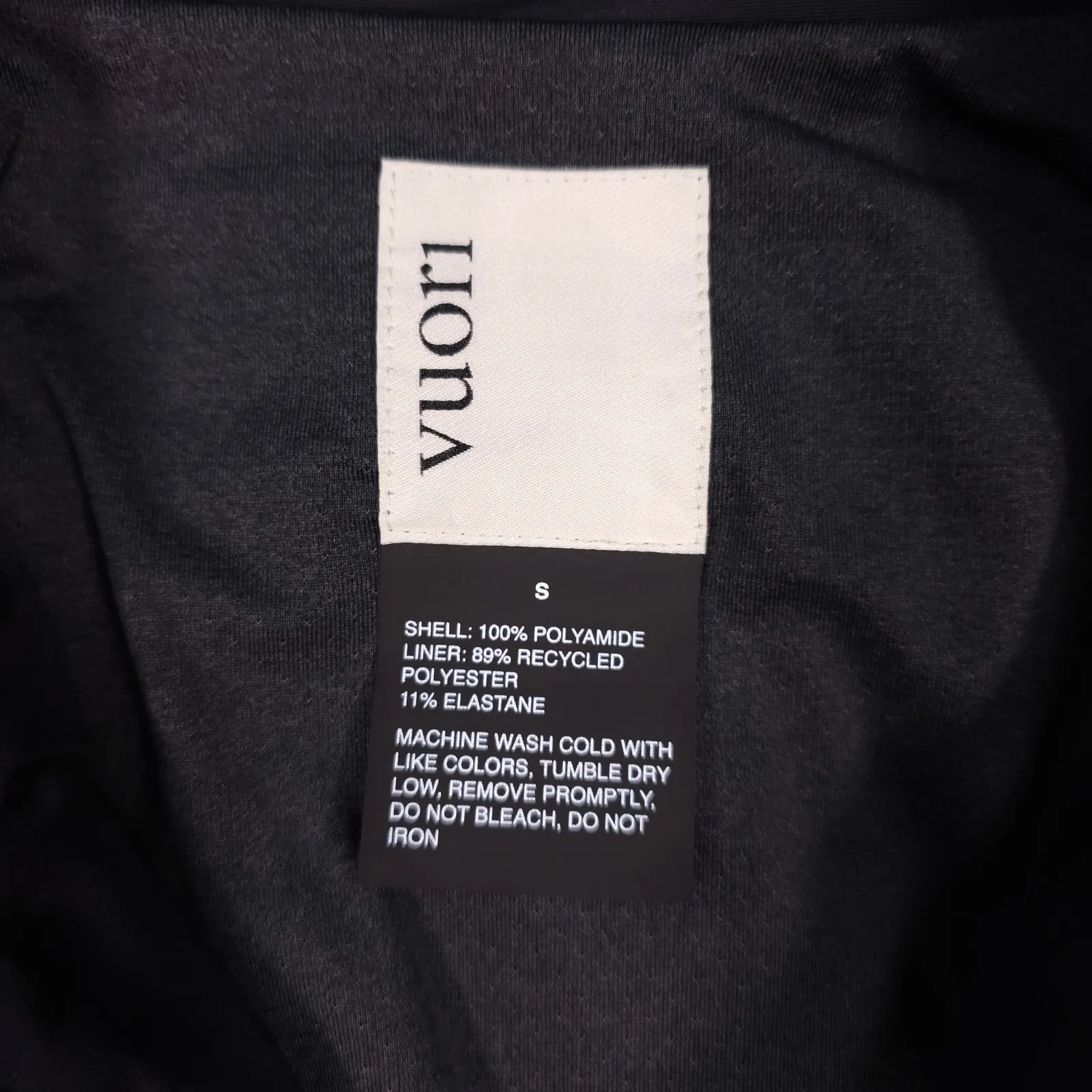 Vuori Elijo Rain Jacket Black Sz Small - Image 7